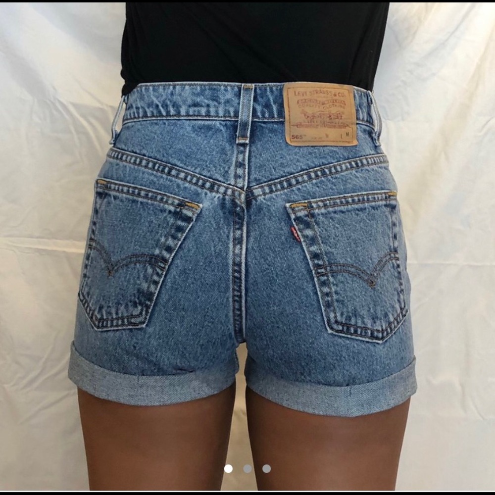 LEVIS SHORTS AMAZING CONDITION